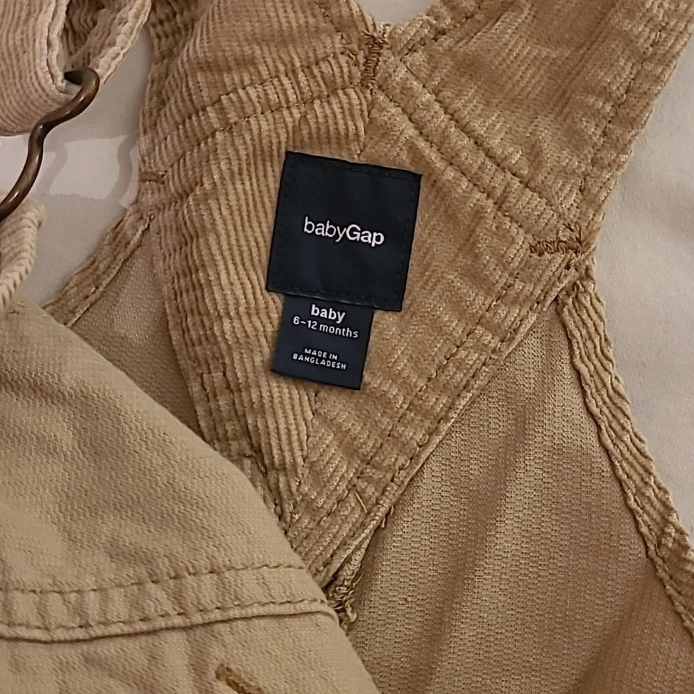 🔶️5 for $30🔶️ BabyGap Classic Corduroy Overalls - Picture 3 of 6